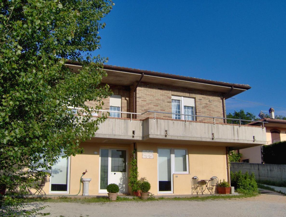 Hotel Antica Loggia Fabriano Exterior foto