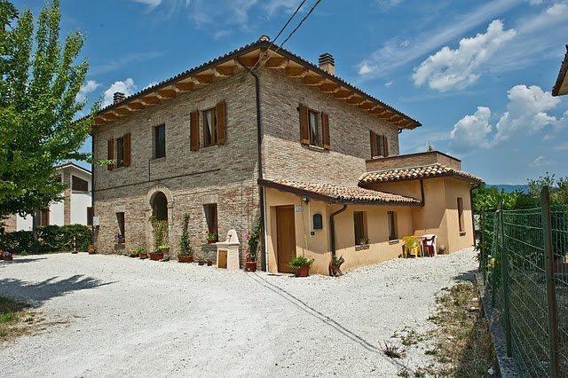 Hotel Antica Loggia Fabriano Exterior foto